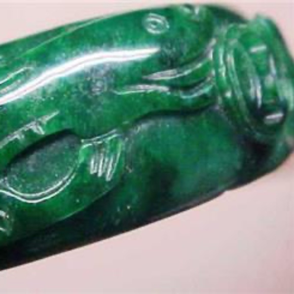 Beautiful Vintage Chinese Emerald Jade Jadeite Carved Bangle Bracelet - Picture 6 of 6